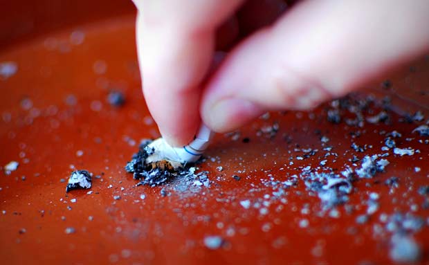 Image showing crushign a cigaratte for quitting smoking