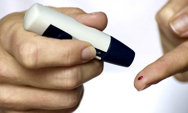 diabetes-blood-finger-glucose
