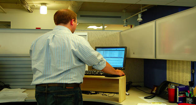 STANDING DESK