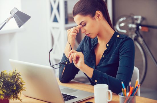 5 Simple Tips To Reduce Eye Strain And Prevent Computer Vision Syndrome (CVS)