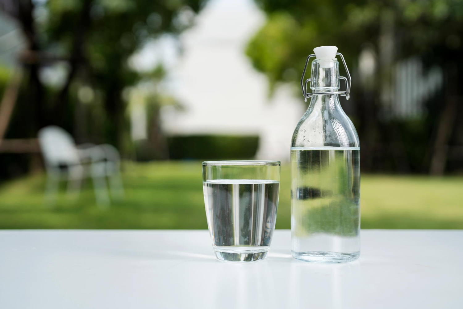 Glass Or Plastic: Which Bottles Should You Choose For Drinking Water?
