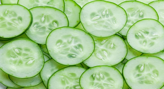 Image of sliced cucumber helpful to prevent wrinkles