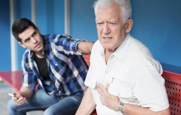 First Aid: Tips To Follow For Chest Pain
