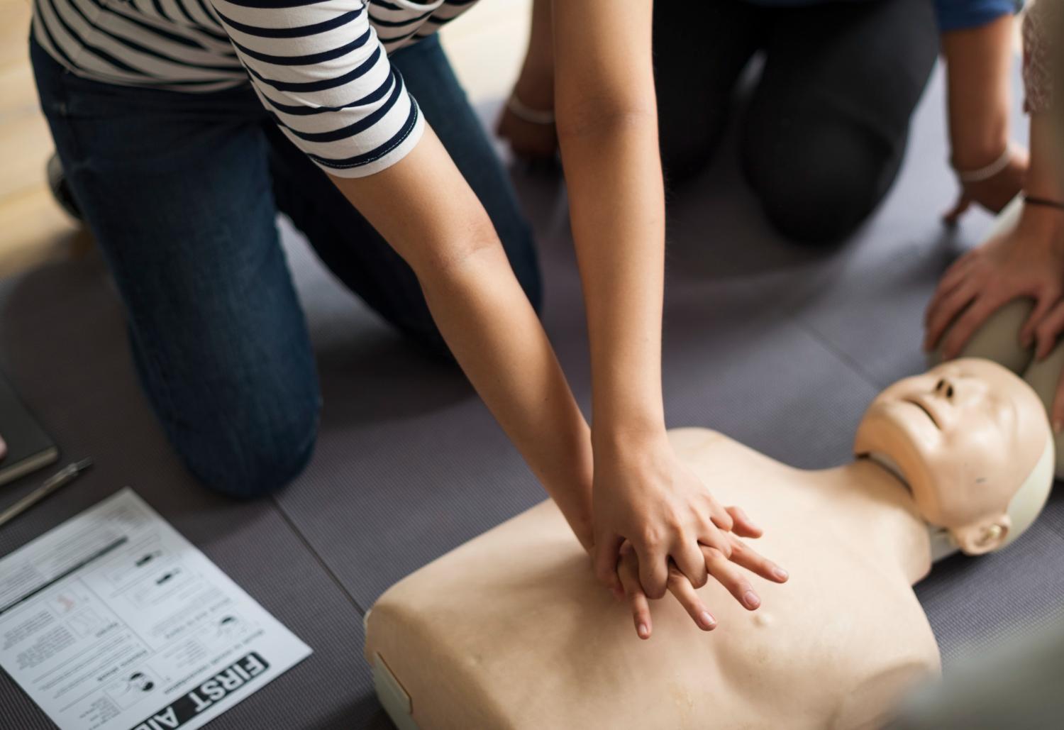 First Aid: Tips To Follow For Fainting first aid: tips to follow for fainting