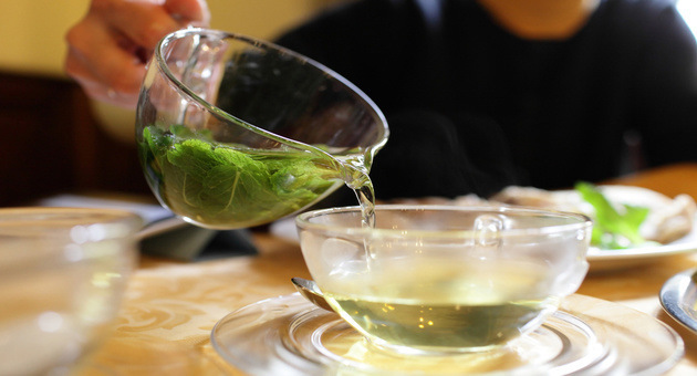 5 Effective Home Remedies To Get Rid Of Stomach Ache Instantly!