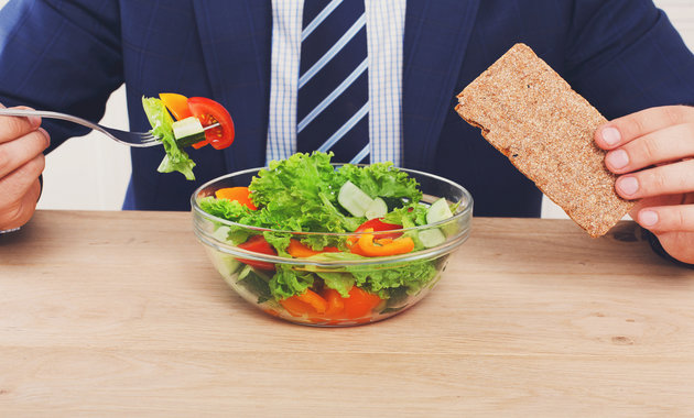 8 Energy Boosting Foods To Avoid Daytime Drag At Work