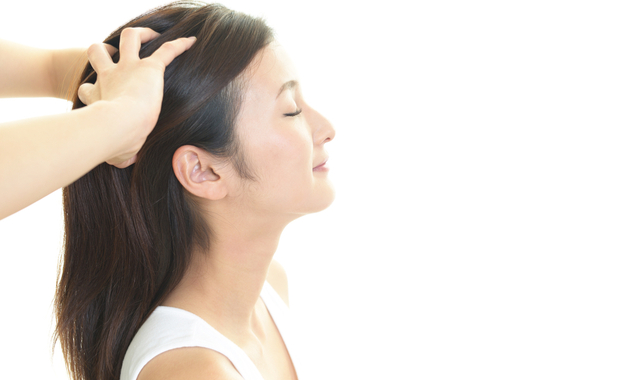 बालों का झड़ना रोकने के घरेलू उपाय - Hair Fall Control Tips in Hindi