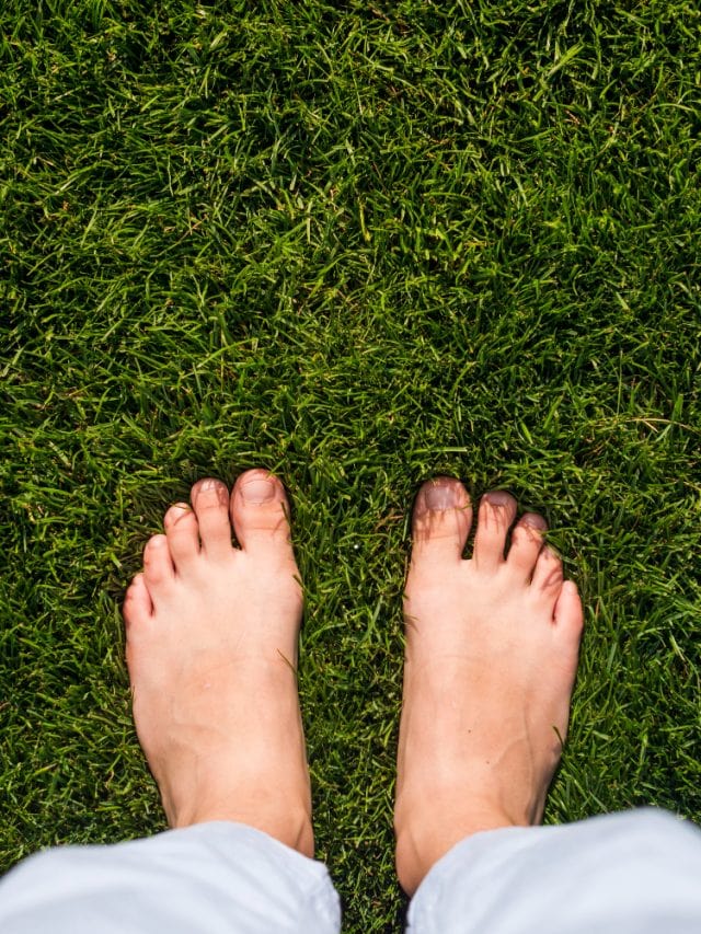 5 Benefits Of Walking Barefoot On Grass