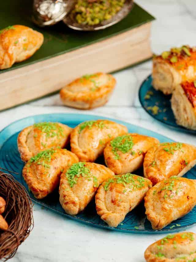 6 Easy Steps To Make Gujiya At Home 6 Easy Steps To Make Gujiya At Home