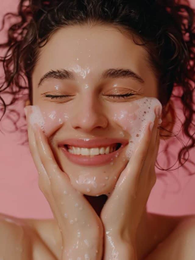 5 Benefits Of Using A Facial Cleanser