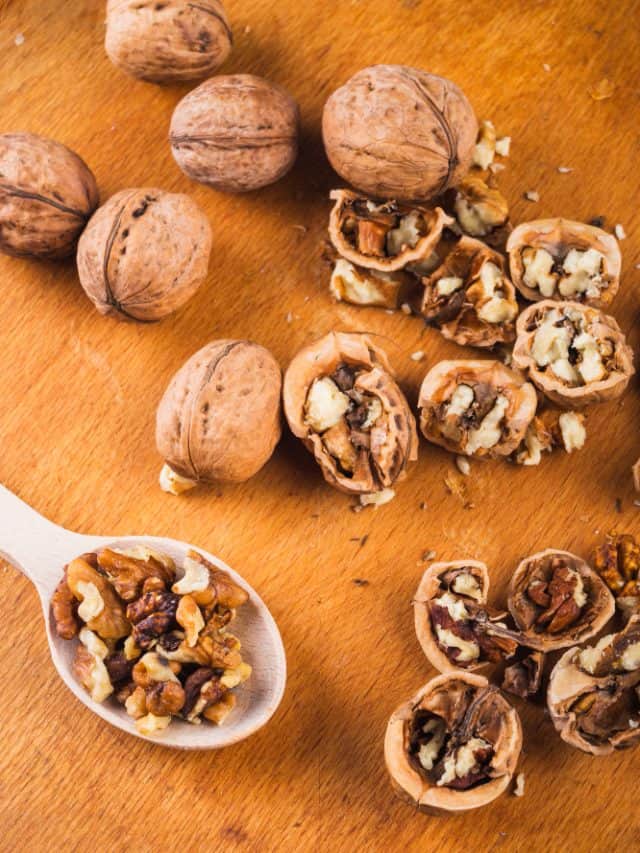 5 Reasons To Add Walnuts To Your Skincare Routine 5 Reasons To Add Walnuts To Your Skincare Routine
