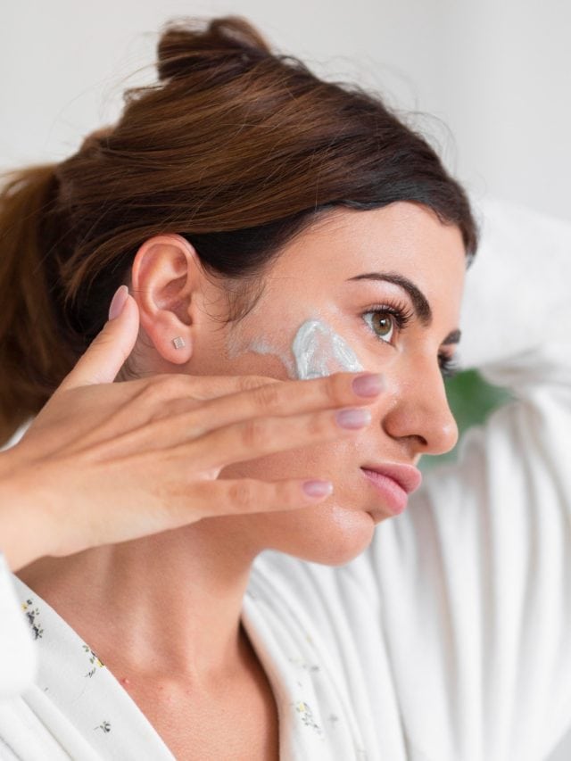 How To Choose The Right Moisturizer In Monsoon?