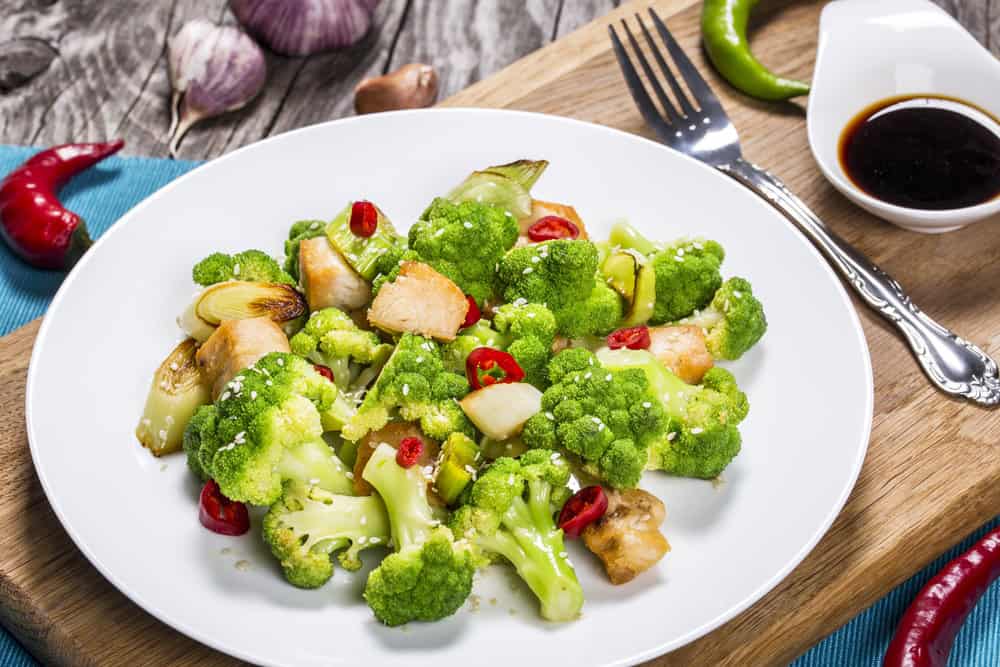 Chicken,And,Broccoli,Stir-fry,With,Soy,Sauce,,Red,Chili,And