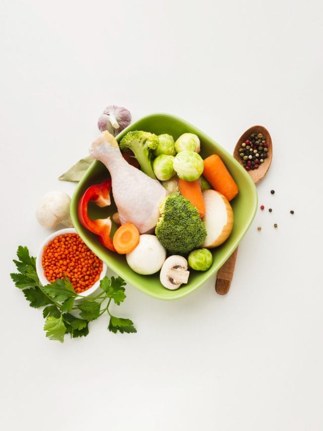 9 high cholesterol foods: Which to eat & which to avoid 9 high cholesterol foods: Which to eat & which to avoid