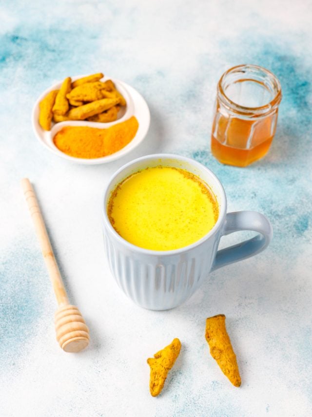 6 surprising benefits of drinking honey with turmeric