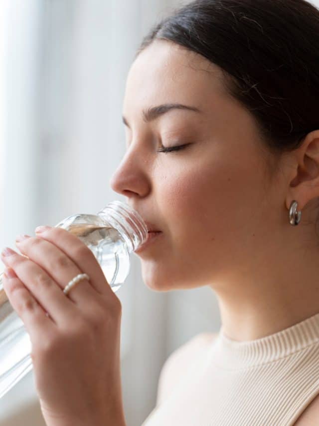 7 Science-based reasons to drink water before your meal 7 Science-based reasons to drink water before your meal