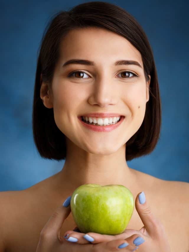 6 Foods To Keep Your Teeth Healthy & Clean