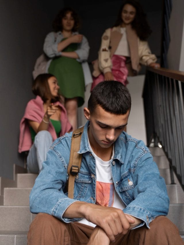 4 simple ways to overcome social anxiety