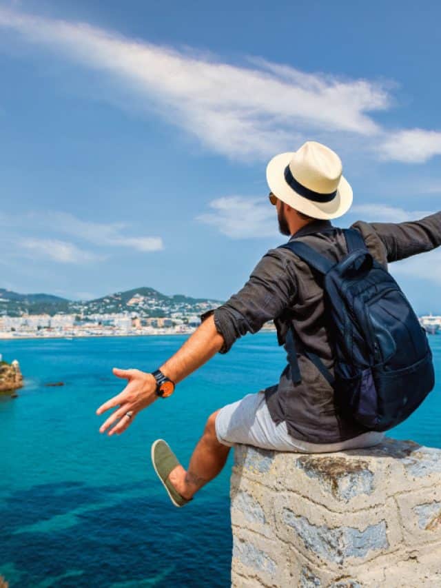 7 travel must-haves for men on vacation