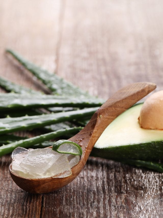 How to use Aloe vera for hair growth?