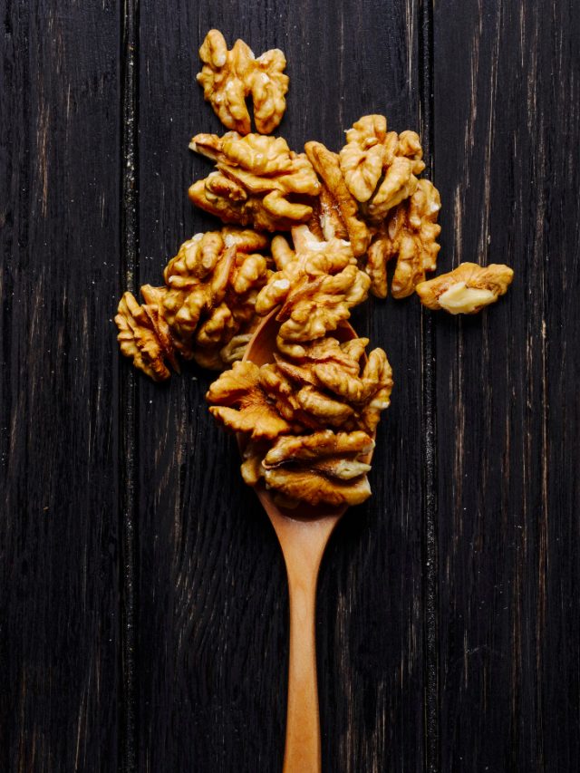 Soaking walnuts in water vs soaking in milk: Which is healthier? Soaking walnuts in water vs soaking in milk: Which is healthier?