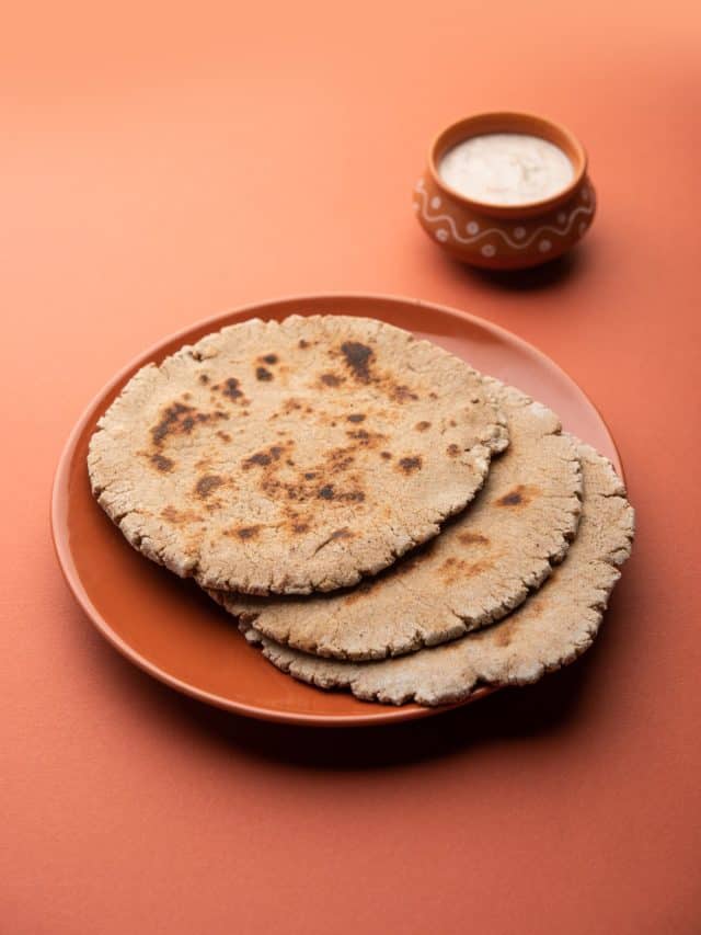 सर्दियों में बाजरे की रोटी खाने से शरीर को मिलते हैं ये 5 फायदे सर्दियों में बाजरे की रोटी खाने से शरीर को मिलते हैं ये 5 फायदे