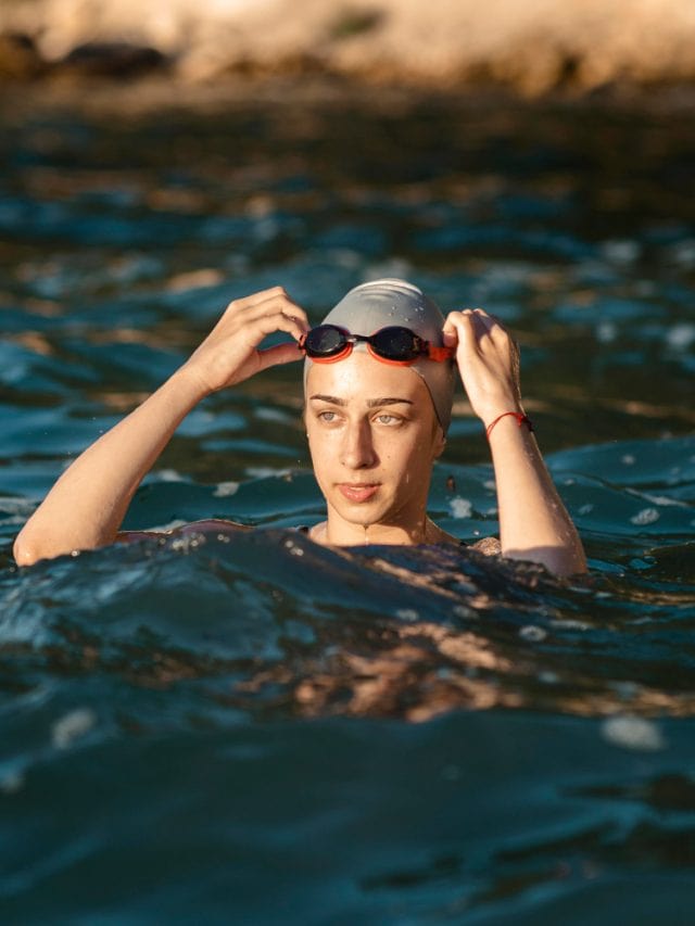 5 tips for protecting hair while swimming