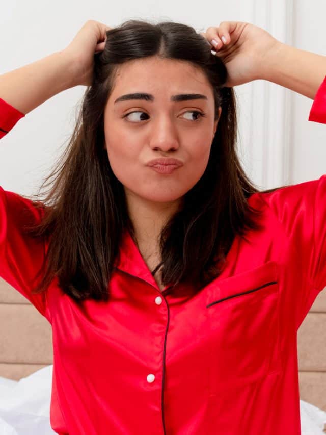 6 simple tips to manage greasy hair between washes