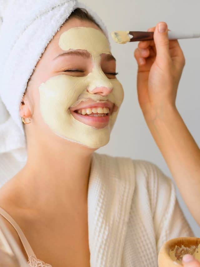 ऑयली स्किन के लिए बेस्ट हैं ये 7 होम रेमेडीज