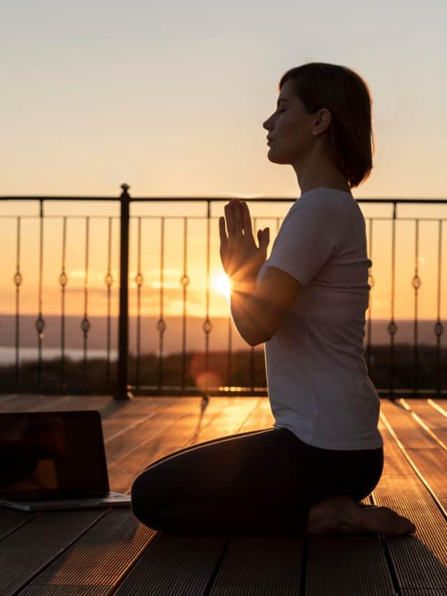 Morning yoga routine: 7 powerful yoga poses to start your day calm & relaxed Morning yoga routine: 7 powerful yoga poses to start your day calm & relaxed