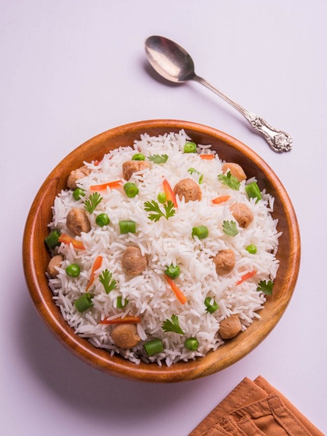 चावल से बनने वाली ये 5 डिश, गर्मियों में आपके पेट को रखेंगी फिट चावल से बनने वाली ये 5 डिश, गर्मियों में आपके पेट को रखेंगी फिट