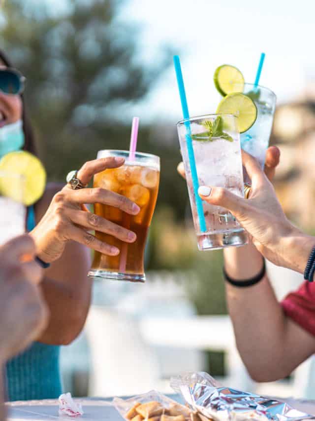 5 Summer teas that refresh your body & glow up your skin