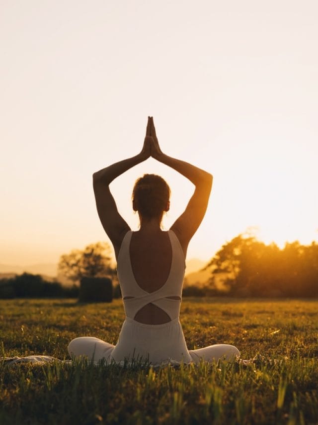 15-minute daily yoga flow for a flexible spine and hips 15-minute daily yoga flow for a flexible spine and hips
