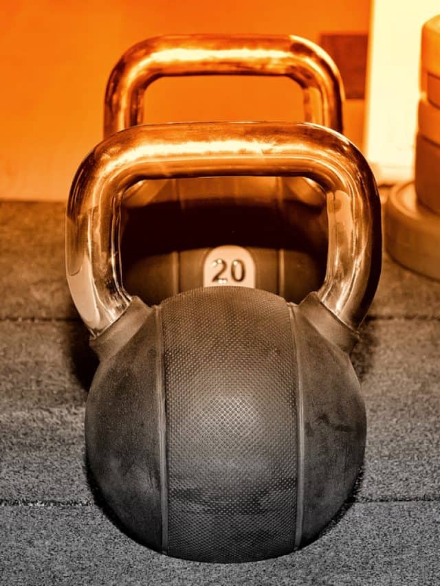 Train smart: Strength building with 20 kg dumbbells Train smart: Strength building with 20 kg dumbbells