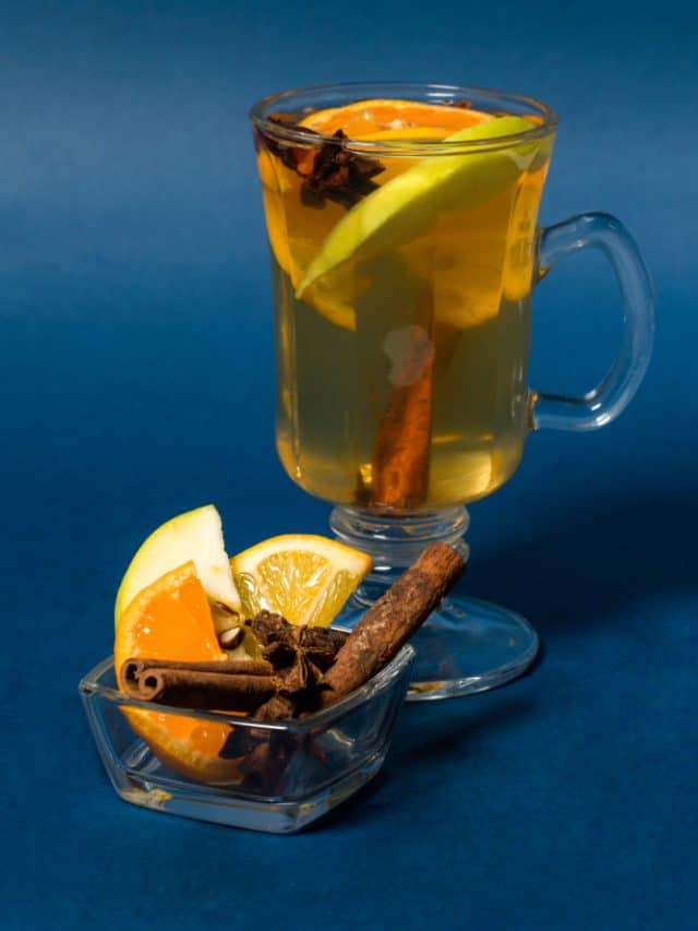 5 reasons to start your day with lemon water and a pinch of cinnamon