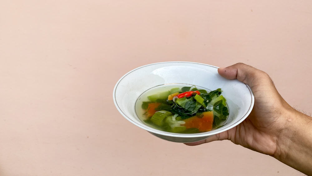 Healthy,Soup.,Moringa,Leaves,,Chayote,,Papaya,And,Luffa,Acutangula,In, benefits of Moringa in hindi