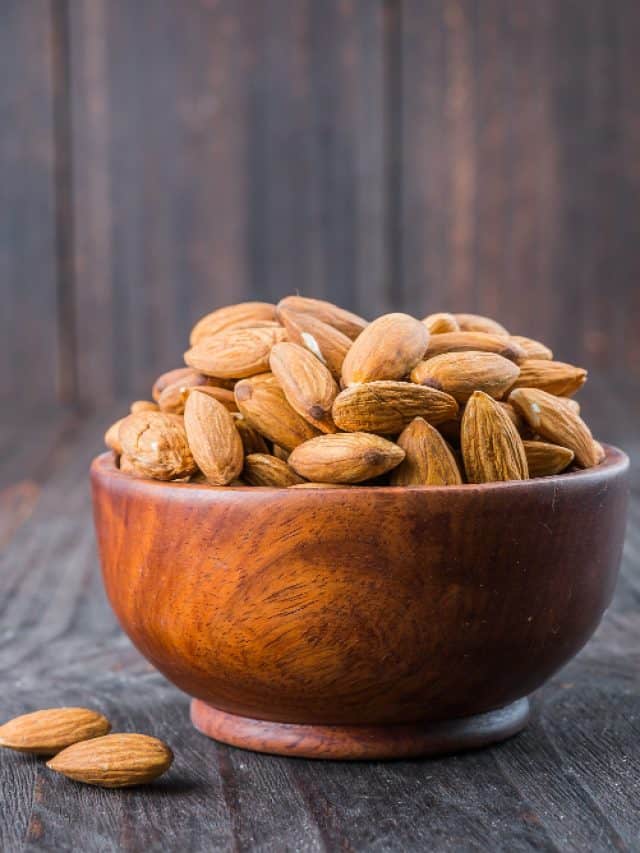 इन 5 फायदों के लिए रोज सुबह खाएं भीगे हुए बादाम इन 5 फायदों के लिए रोज सुबह खाएं भीगे हुए बादाम