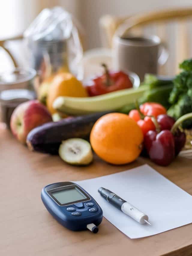 नेचुरली ब्लड शुगर मैनेज करने के लिए कैसी होनी चाहिए डाइट?