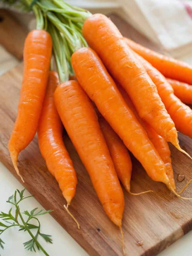 एक्सपर्ट्स के मुताबिक आपकी आँखों को स्वस्थ रखते हैं ये 5 फूड्स एक्सपर्ट्स के मुताबिक आपकी आँखों को स्वस्थ रखते हैं ये 5 फूड्स