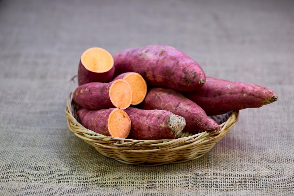 Sweet Potato, Foods for gut health in winter in hindi