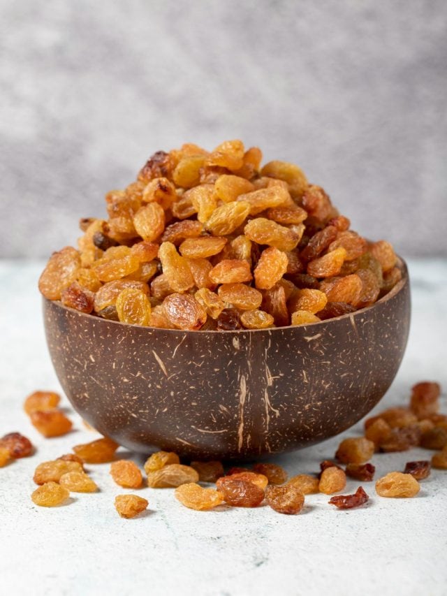 इन बेहतरीन फायदों के लिए रोजाना खाएं किशमिश