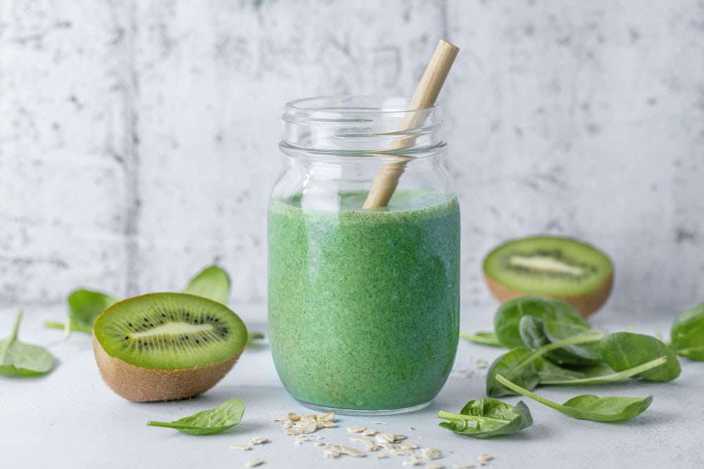 kiwi, spinach, smoothies for gut health