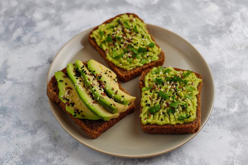 avocado sandwich, gut healthy breakfast foods in hindi