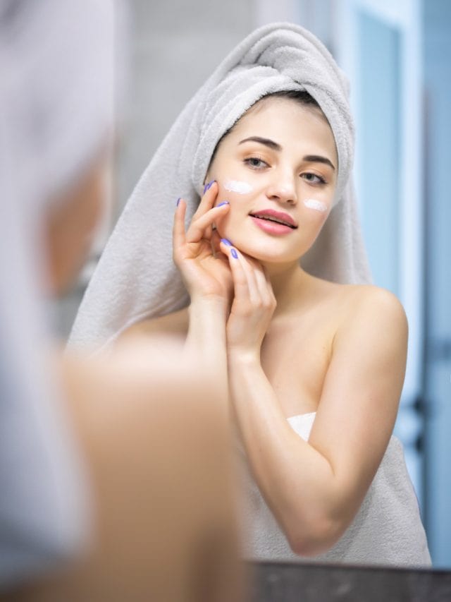 सर्दियों में इन 6 आसान तरीकों से करें त्वचा की देखभाल सर्दियों में इन 6 आसान तरीकों से करें त्वचा की देखभाल