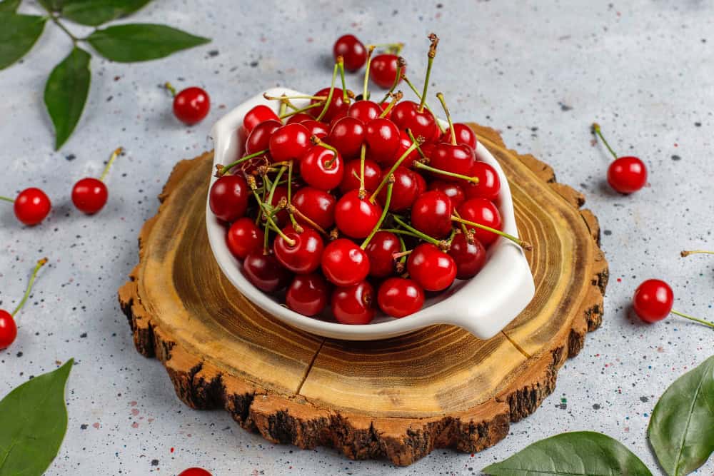 Cherry, Foods to reduce uric acid in hindi