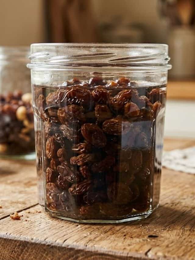 What happens when you eat soaked raisins every morning