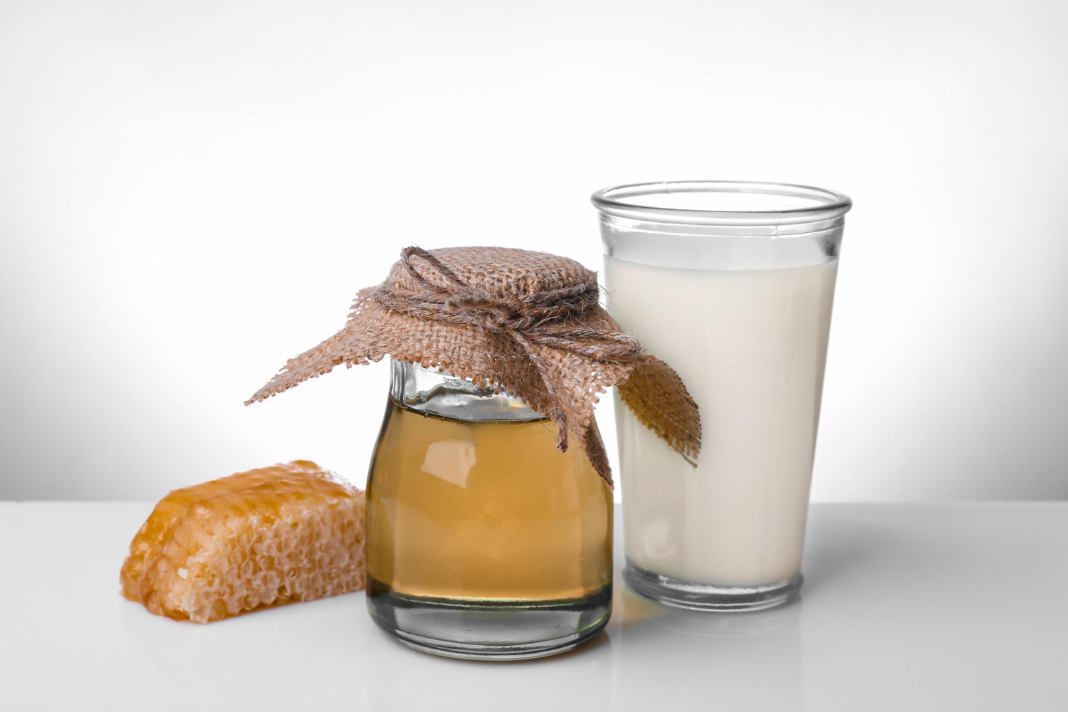 Kombucha vs. Buttermilk: Which is Better for Digestion in Summer? Kombucha vs. Buttermilk: Which is Better for Digestion in Summer?