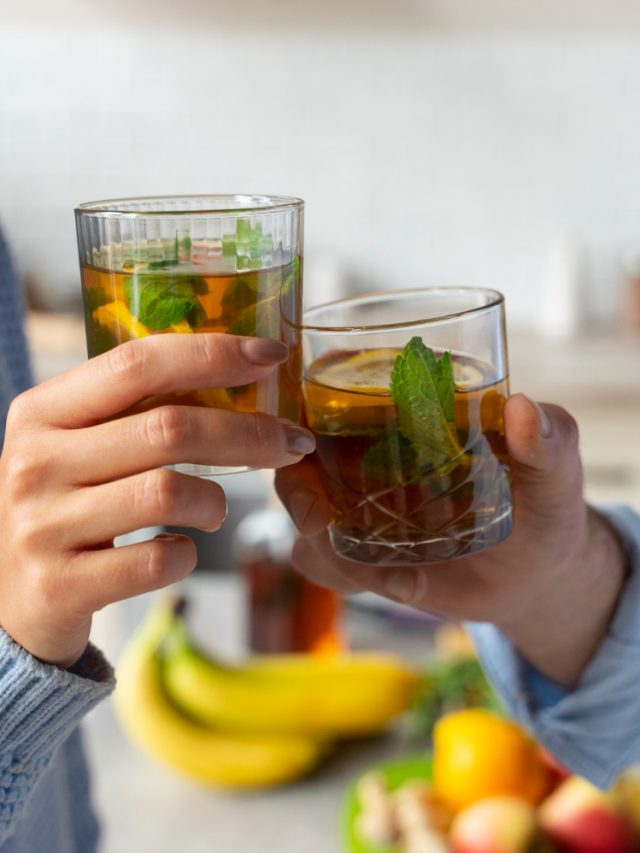5 Summer drinks that cool your gut and reduce bloating naturally
