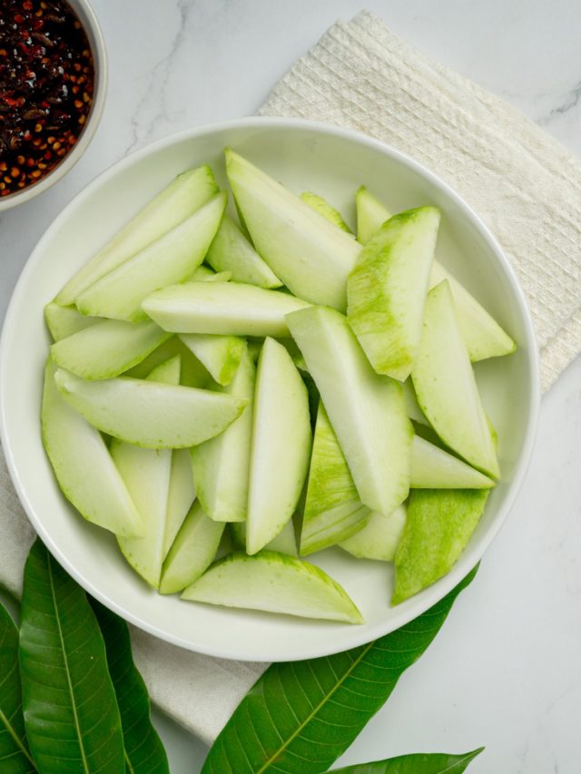 Kaccha Aam: The tangy summer snack that’s actually good for you