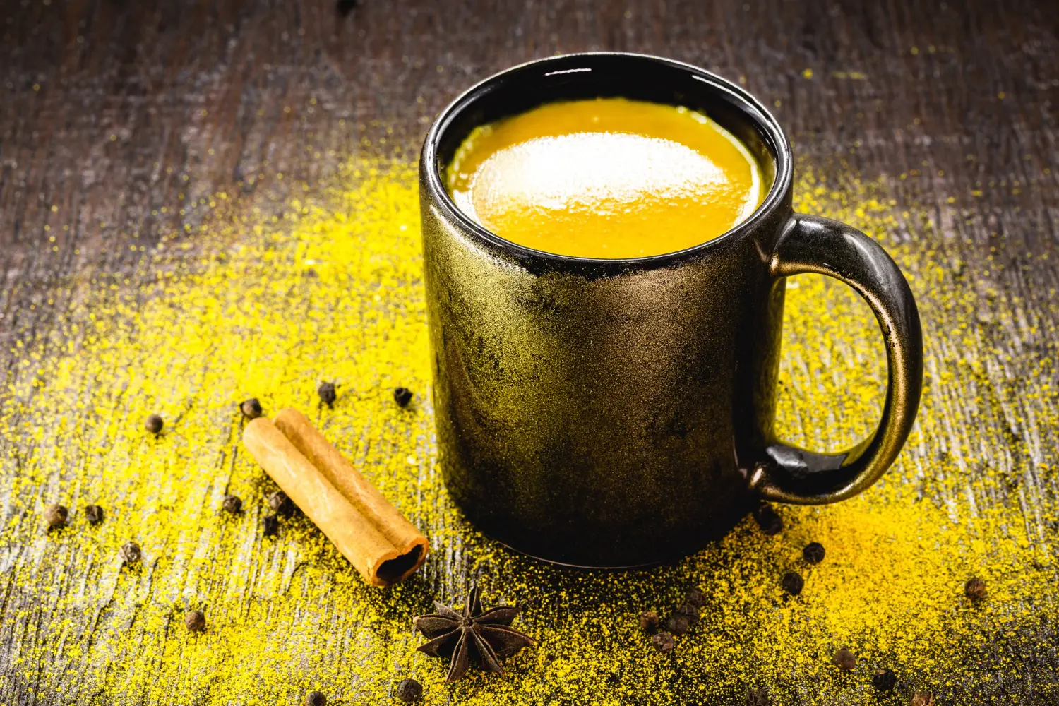 turmeric and black pepper, turmeric and black pepper benefits in monsoon in hindi